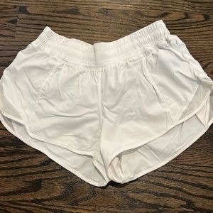 Lululemon 2.5 inch hotty hot shorts